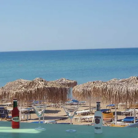 Hotel Taxiarhis 3*