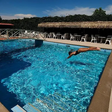 Taxiarhis 酒店 瓦尔索洛米翁