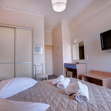 Hotel Taxiarhis 3*