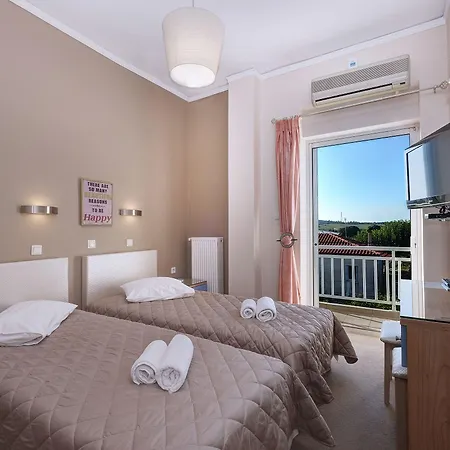 Taxiarhis Hotel