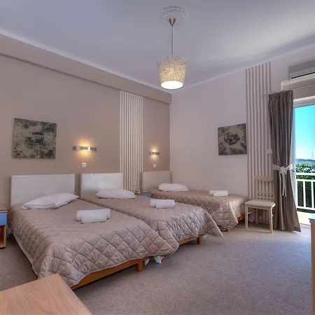 Hotell Taxiarhis 3*
