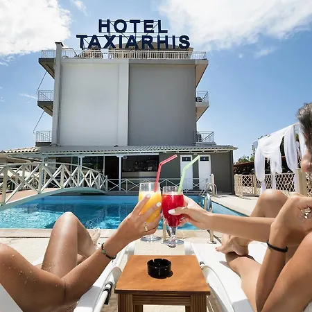 Taxiarhis Hotel 3*
