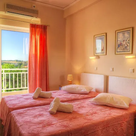 Taxiarhis Hotell 3*