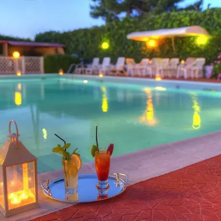 Taxiarhis Hotel 3*