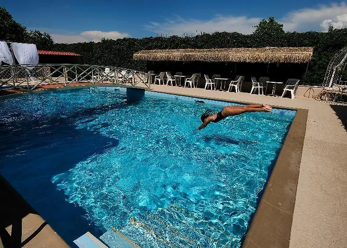 Taxiarhis מלון ברתולומיאו