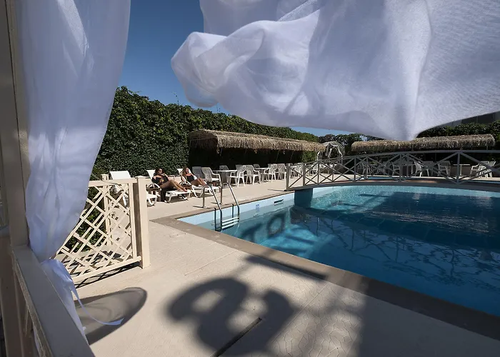 Taxiarhis Hotel Vartholomión