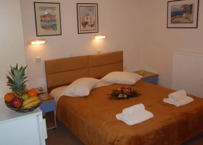 Hotel Taxiarhis Vartholomión